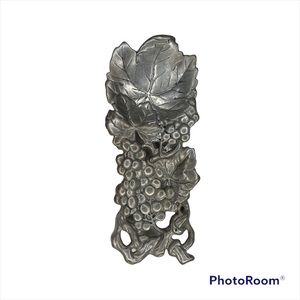 Arthur Court Aluminum Grape Pattern Decorative Spoon Rest